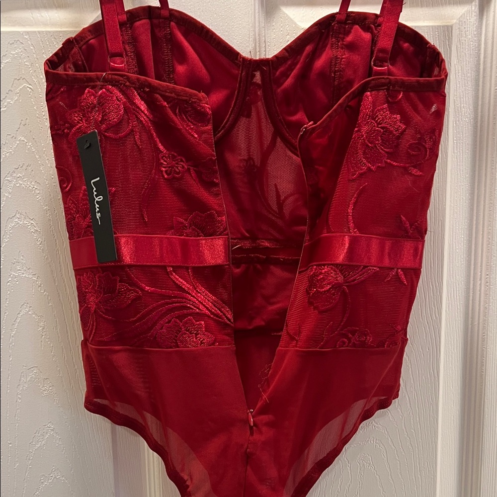 NWT Lulu's Deep Red Lace Bodysuit - Picture 8 of 10